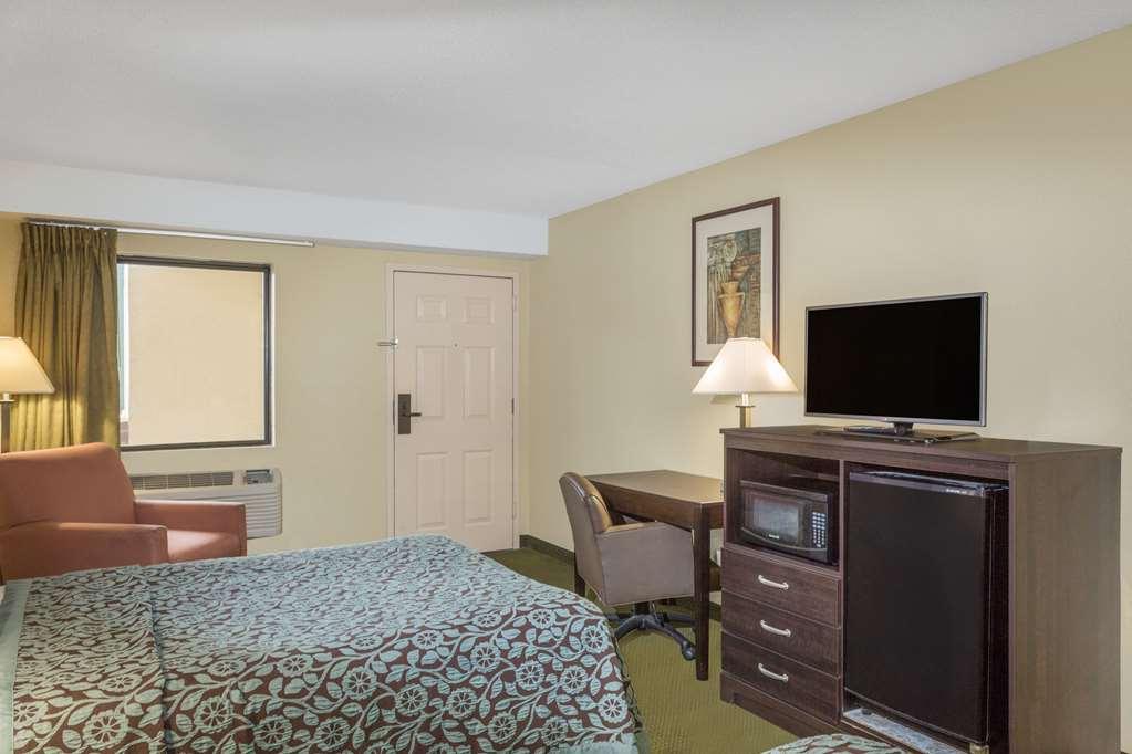 Days Inn & Suites By Wyndham Columbia Airport West Columbia Quarto foto